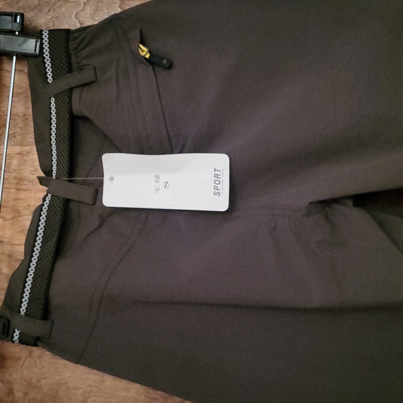 Italian Sports Design Convertible pants/shorts S tags (NWT) - Picture 12 of 16